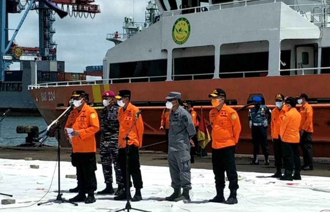 Tim SAR Gabungan Polri Temukan 53 Properti Pesawat Sriwijaya Air dan 14 Bagian Tubuh