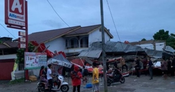 Hingga Saat ini Gempa di Mamuju Sulawesi Barat Telah Menelan 35 Korban Jiwa