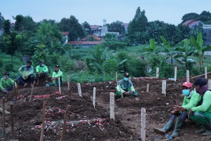 Baru Dua Pekan Dibuka , Saat Ini TPU Srengseng Sawah Jakarta Selatan Tersisa 11 Petak