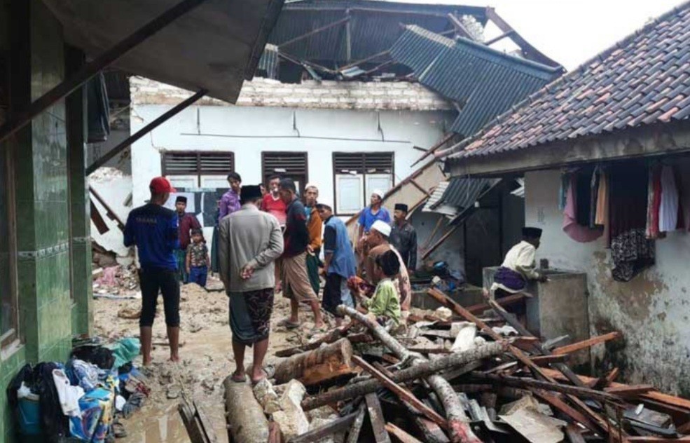 Pondok Pesantren Annidhaniyah Kabupaten Pamekasan Tertimpa Longsor