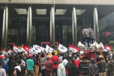 Akankah Tumpul KPK Mengusut Kardus Durian?