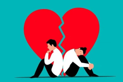 Senja yang Tak Kembali: Melepas Genggam Cinta yang Pergi