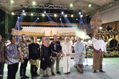 Melalui Wayang Kulit, Bawaslu Ajak Masyarakat Mojokerto Partisipasi dalam Pengawasan Pemilihan